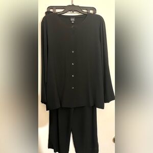 EILEEN FISHER Silk Crepe Two-Piece Pantsuit Set – Charcoal Gray. Size Large